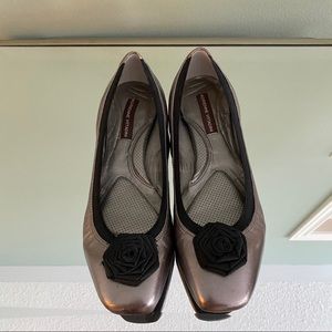 Adrienne Vittadini grey black  flats